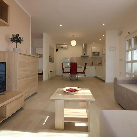 Ferienhaus-in-porec-mit-pool-melisa-6 Poreč