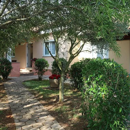 Ferienhaus-in-porec-mit-pool-melisa-6 Hotel Poreč
